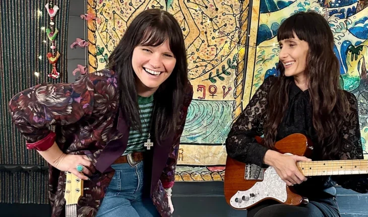 Songbirds: Anna Weatherup & Amy Vee