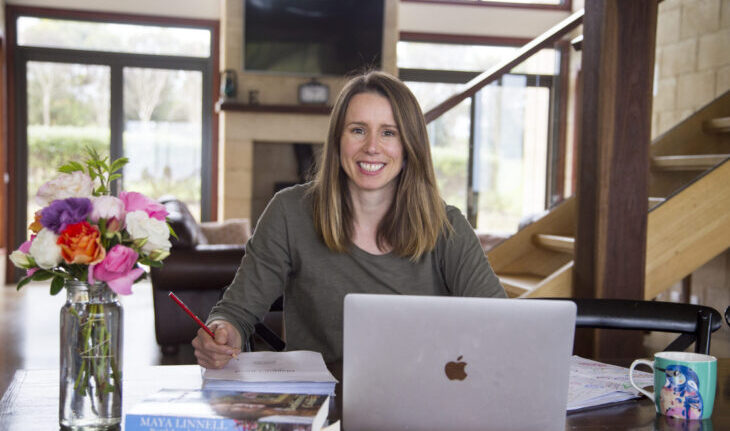 Meet bestselling author Maya Linnell